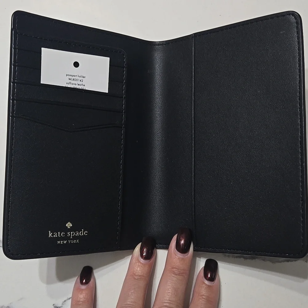NWT Kate Spade Staci Passport Holder Cover - Picture 2 of 3